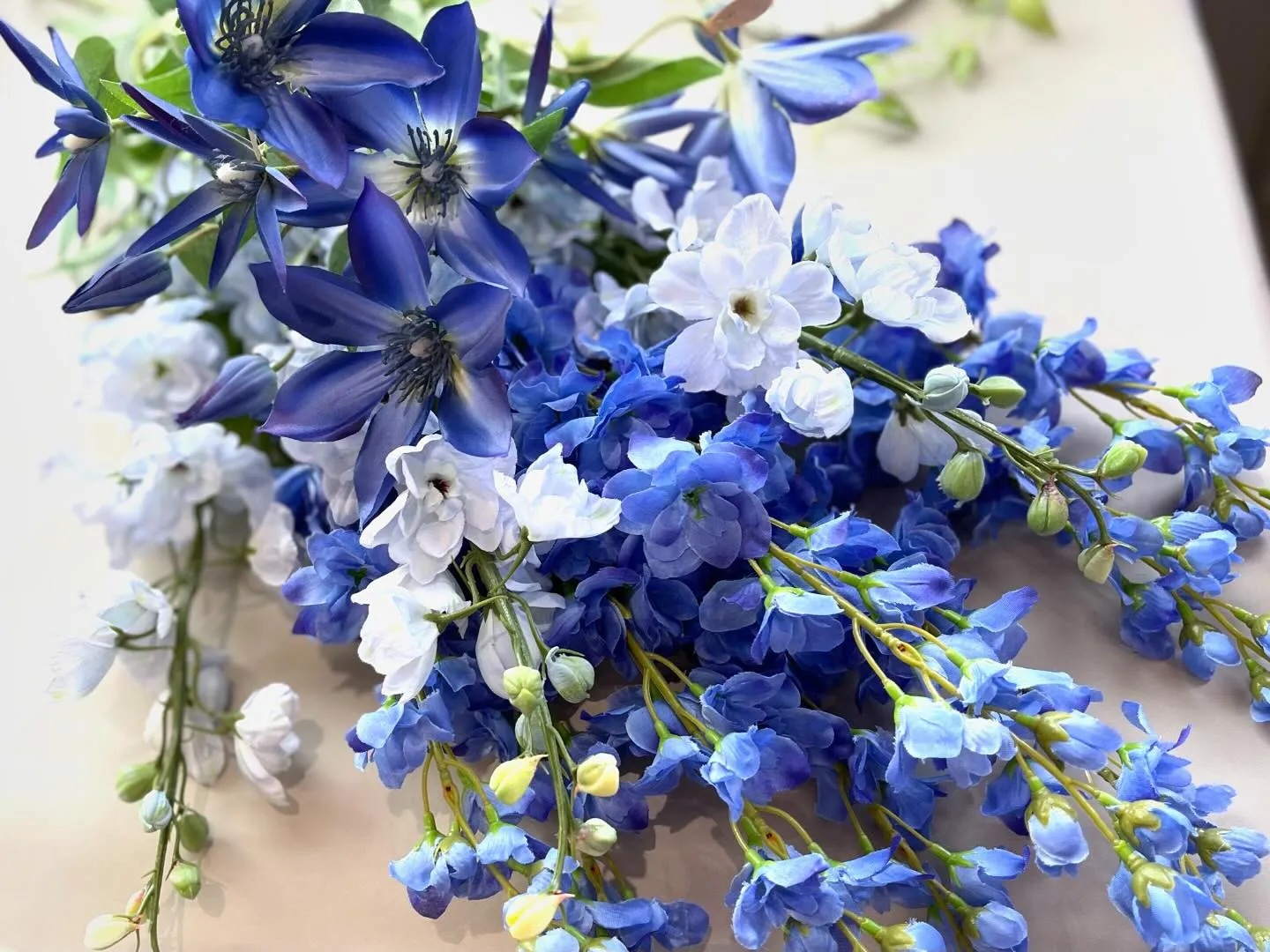 ブルーの花材