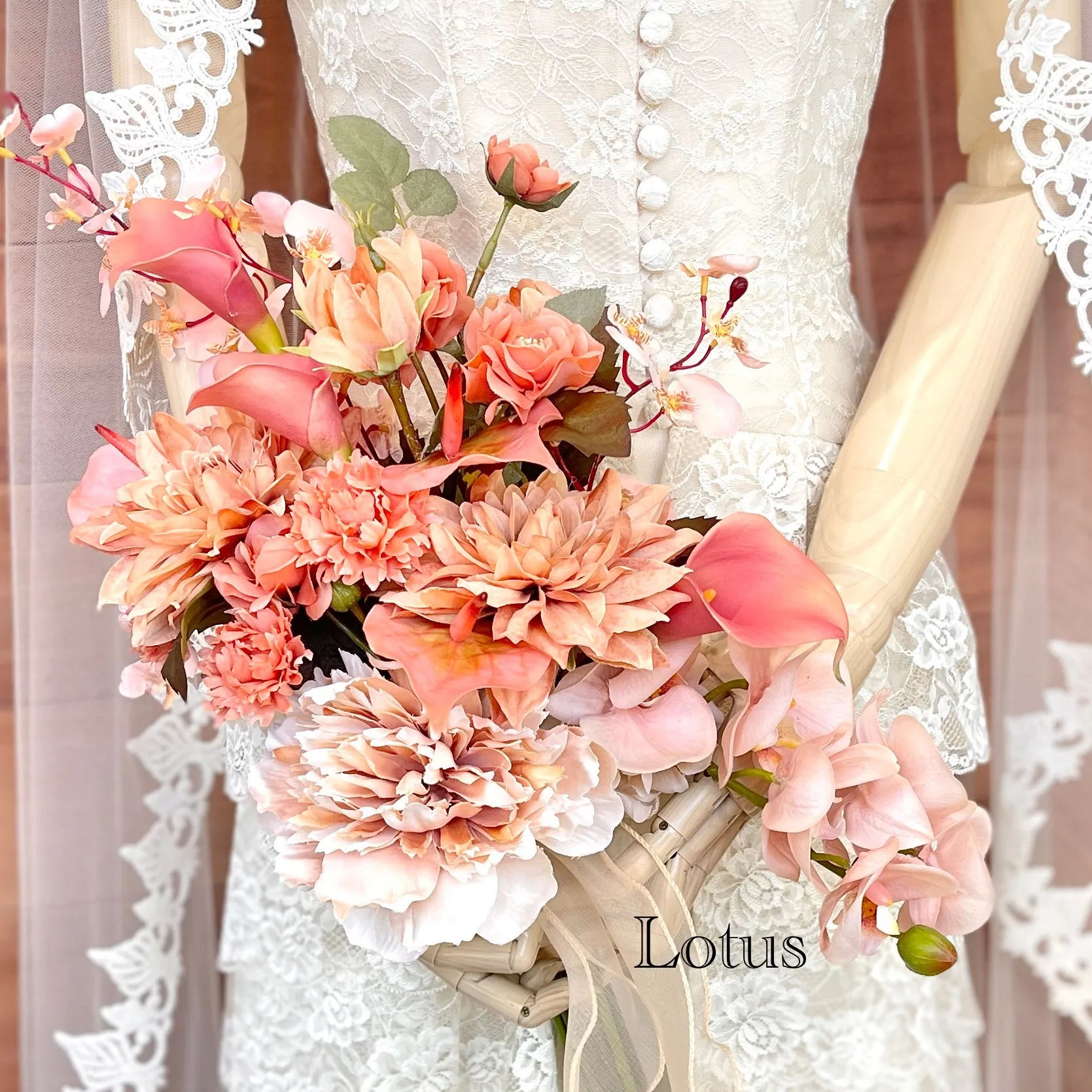 テラコッタcolourクラッチブーケ