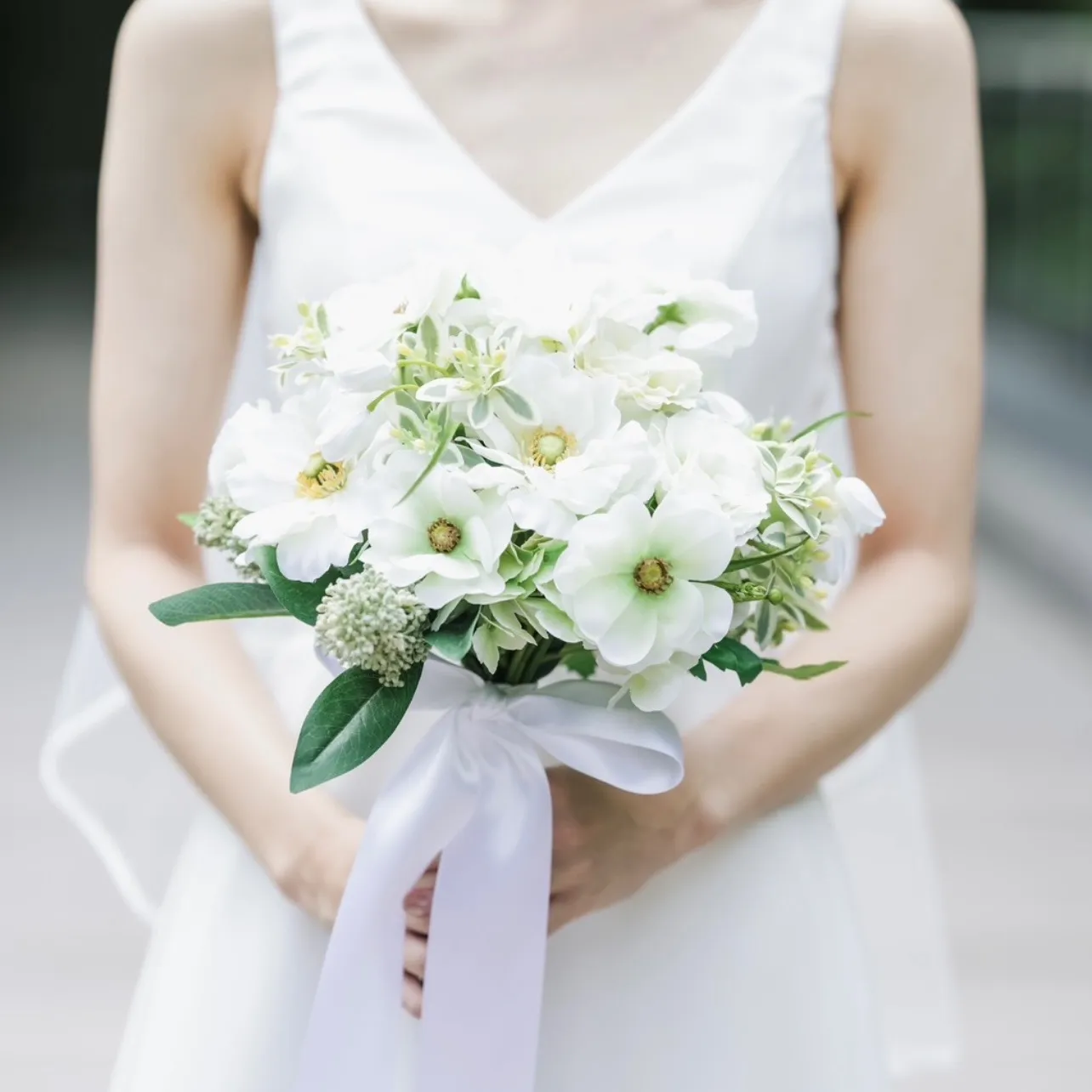 アネモネのラウンドクラッチブーケ