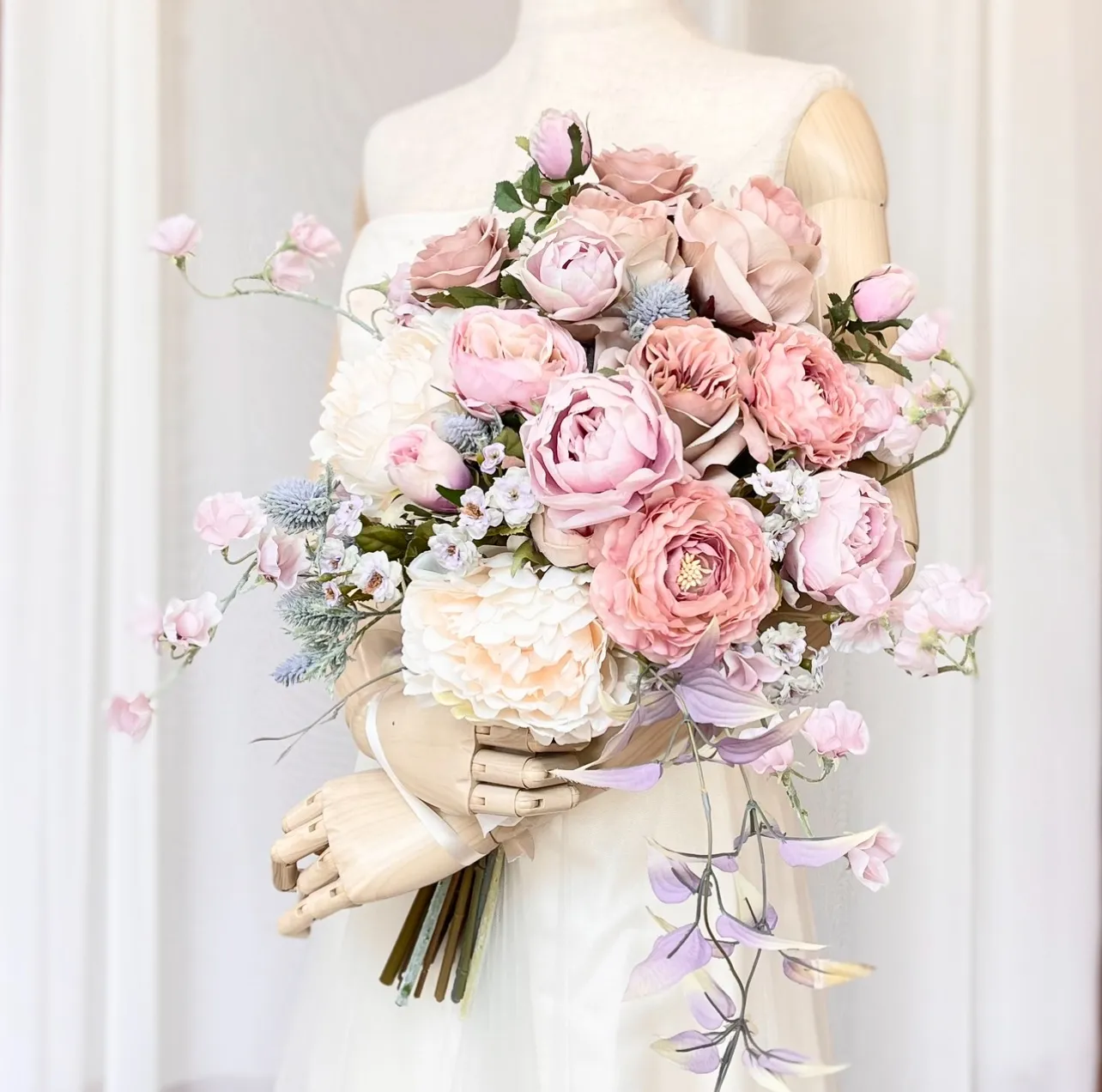 ブラウンベージュ×ピンク　クラッチブーケ