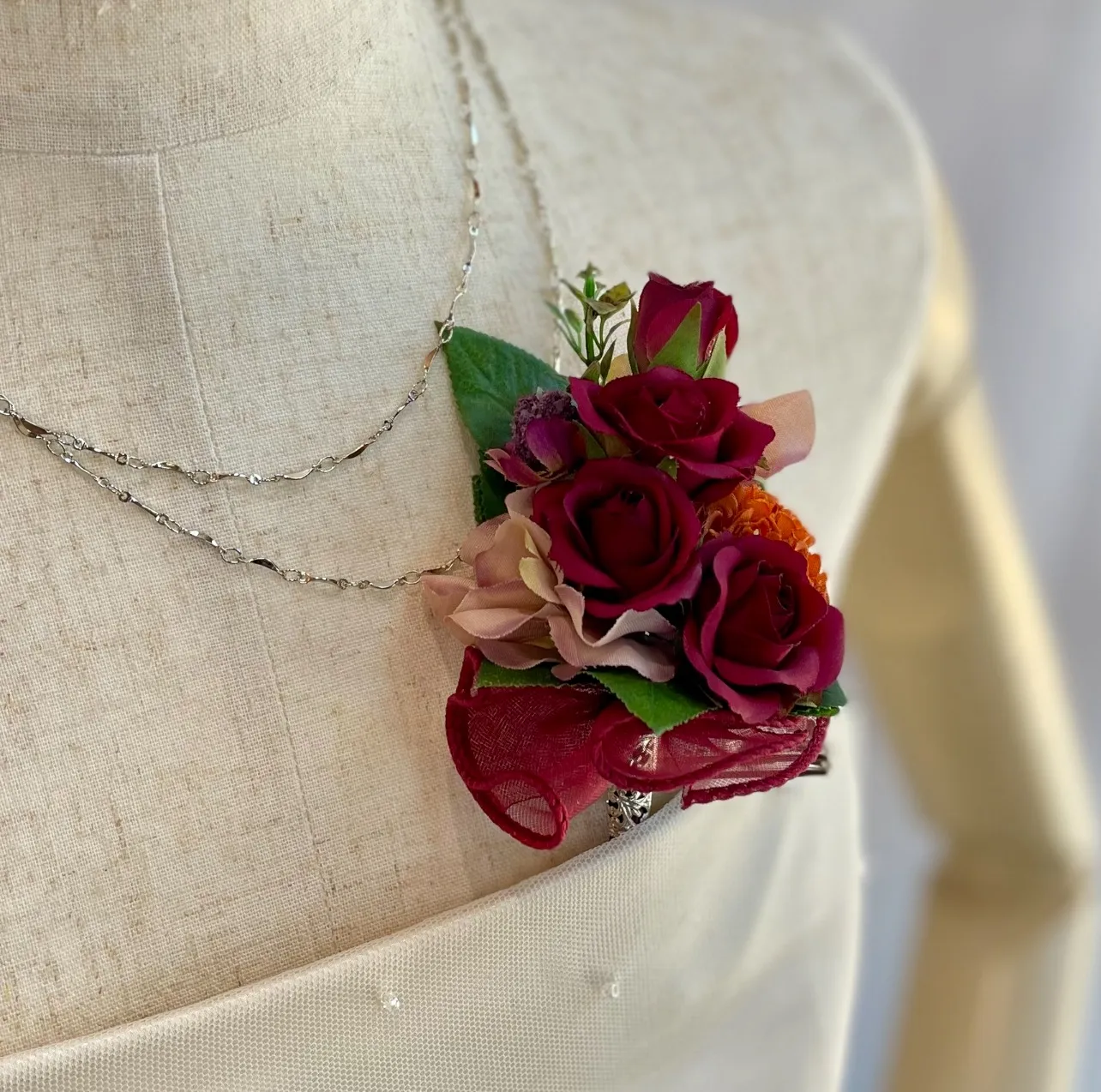 ボルドー×オレンジ　クラッチブーケ