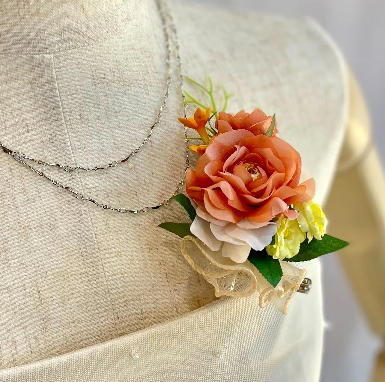 テラコッタ×オレンジ　クラッチブーケ