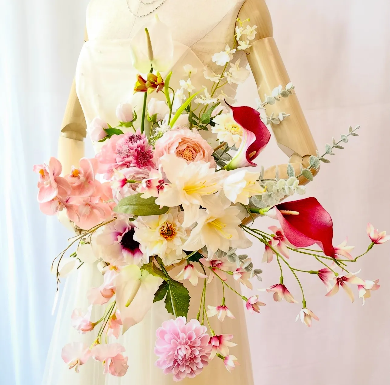 ピンクミックスのクラッチブーケ