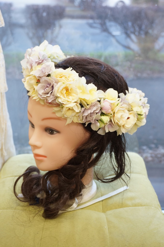 レモン〜淡いパープル　ミニバラと紫陽花の花冠
